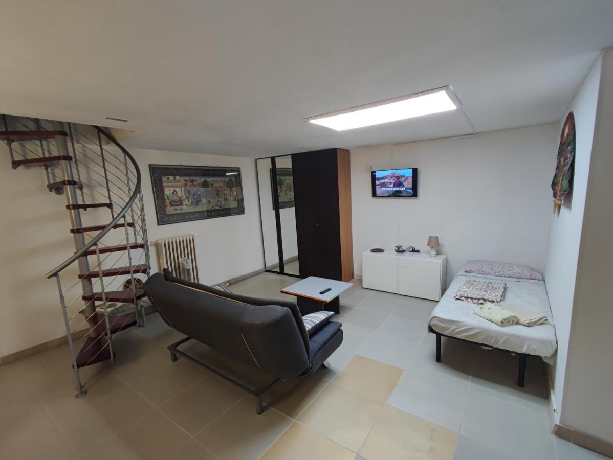 Central Private Flat By Old Town, Shops, Restaurants Bari Exterior foto